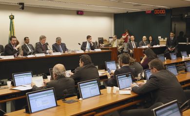 Brasília - O ministro do Planejamento, Dyogo de Oliveira, participa de audiência pública na Comissão Mista de Orçamento para falar sobre o projeto da Lei de Diretrizes Orçamentárias de 2018 (Wilson Dias/Agência Brasil)