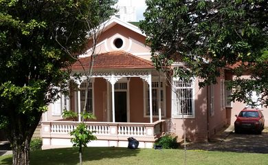 Belo Horizonte - Casarão no bairro Serra construído na década de 1910, originalmente sede de uma chácara, está em livro sobre casas antigas de BH (Léo Rodrigues/Agência Brasil)