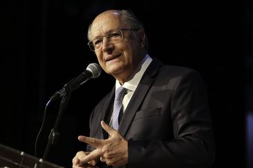 O vice-presidente eleito e coordenador da Transição, Geraldo Alckmin, apresentou em coletiva nomes que comporão os grupos técnicos da transição