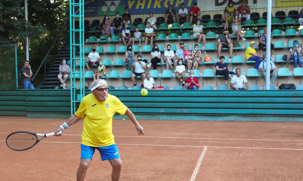 Tenista mais velho do mundo, ucraniano Leonid Stanislavskyi