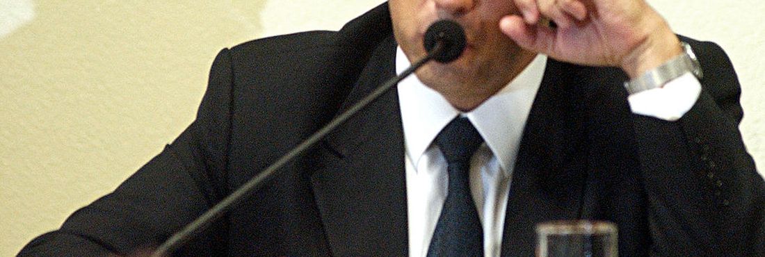 O ex-tesoureiro do PL, Jacinto Lamas, durante depoimento na CPI da Compra de Votos, no Senado, em 2005.