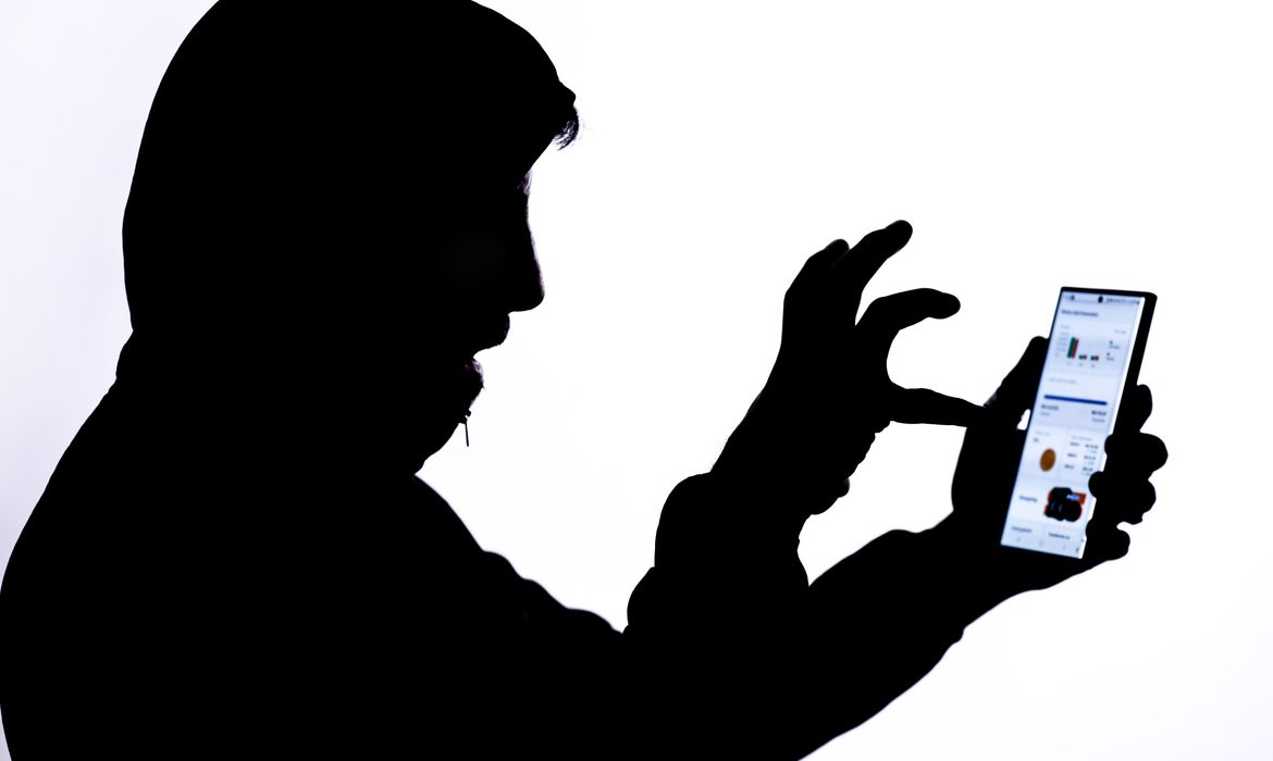 Joédson Alves/Agência Brasil Brasília/DF, 19/01/2024, Golpes feitos pelo telefone celular. Crime cibernético, Fake news, cyber crime, golpe, fraude, Fraude bancária. Foto: Joédson Alves/Agência Brasil