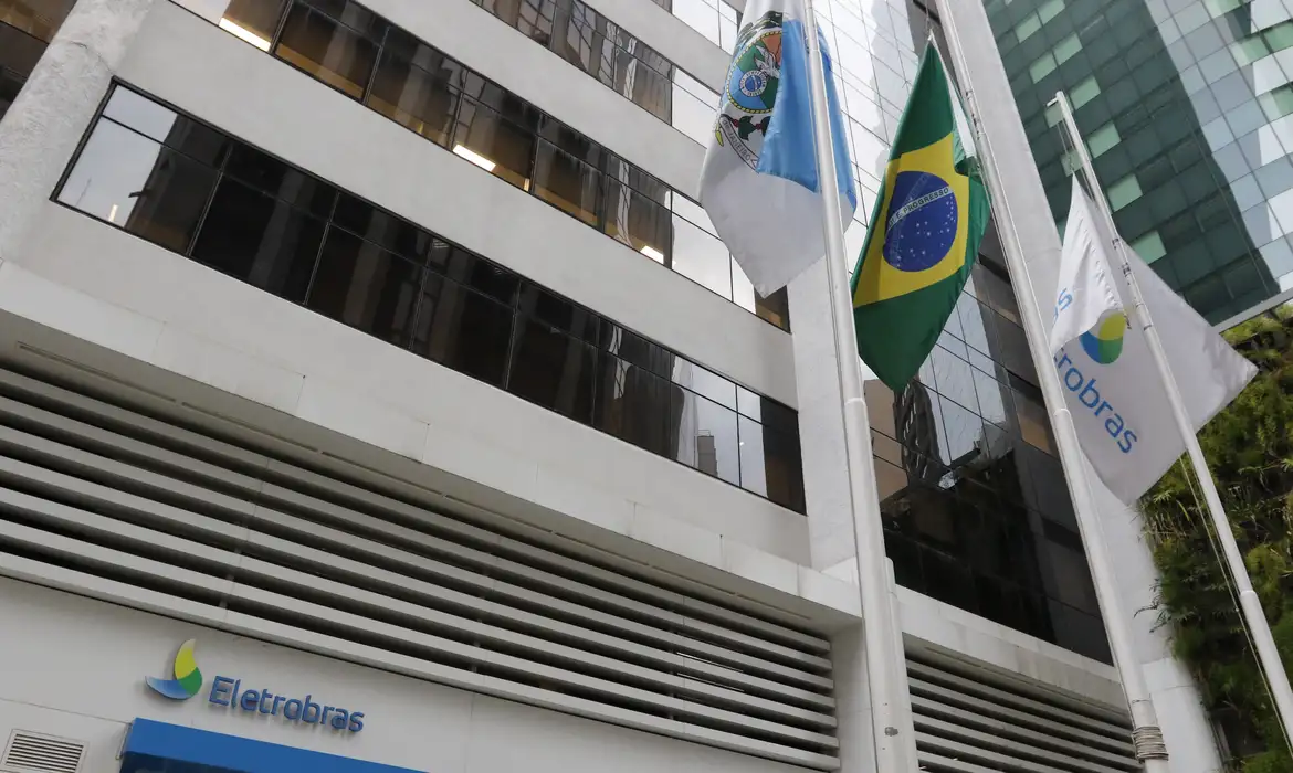 Eletrobras vende participação na Eletronuclear para o Grupo J&F