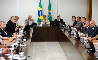 Brasília - A presidenta Dilma Rousseff reúne autoridades para tratar do combate ao vírus Zika (Marcelo Camargo/Agência Brasil)
