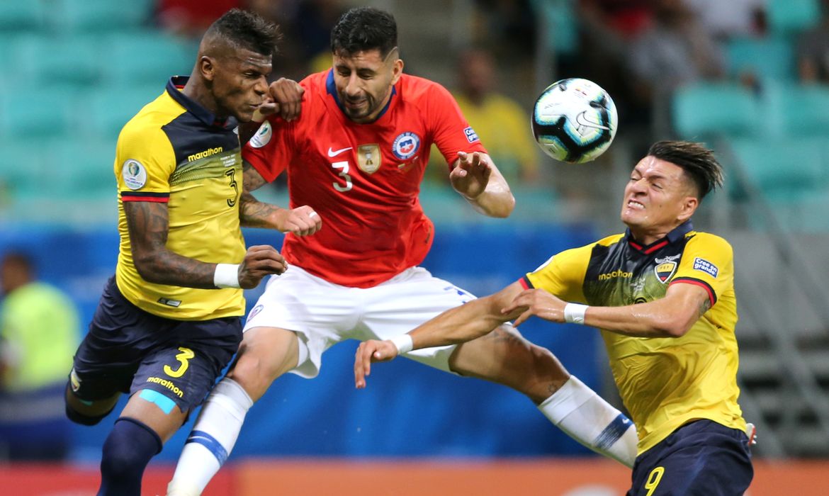 Equador e Chile jogam na arena Fonte Nova (BA)