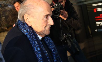 Soccer Football - Former soccer officials Sepp Blatter and Michel Platini appeal corruption charges in Swiss trial - Muttenz, Switzerland - March 3, 2025 Former FIFA President Sepp Blatter arrives at the tribunal for his appeal on corruption charges REUTERS/Denis Balibouse