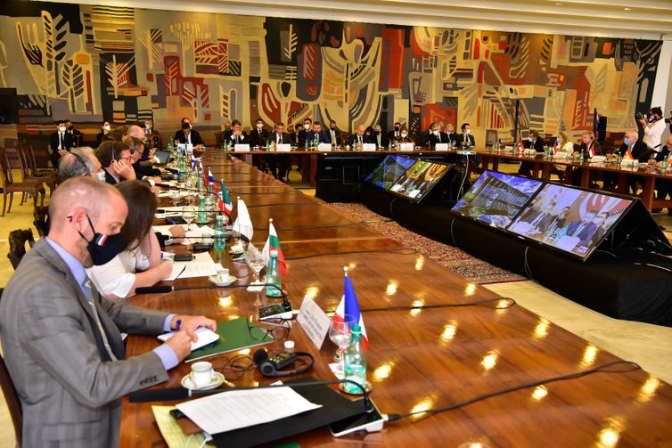 Encontro “Diálogo com Embaixadores da UE no Brasil: crescimento, sustentabilidade e políticas públicas”, no Palácio do Itamaraty 