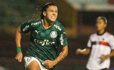 Bia Zaneratto marca os três gols da vitória do Palmeiras sobre o Flamengo, por 3 a 1, no Brasileiro Feminino, em 30/05/2021