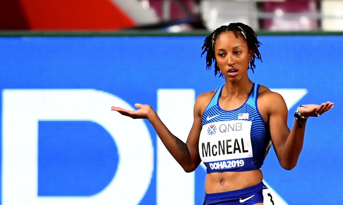 Campeã olímpica dos 100 metros com barreiras, norte-americana Brianna McNeal é supensa por dopping pelos próximos cinco anos - em 04/06/2021