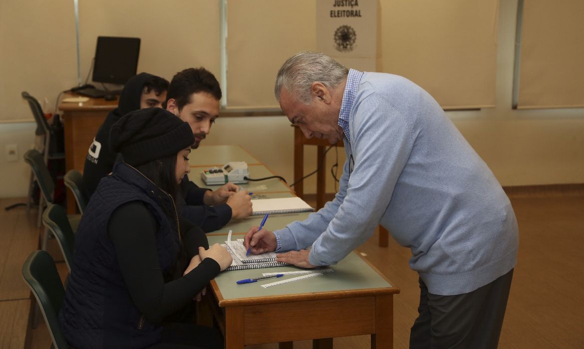 O presidente Michel Temer votou no início desta manhã no colégio Santa Cruz, na zona oeste da capital paulista