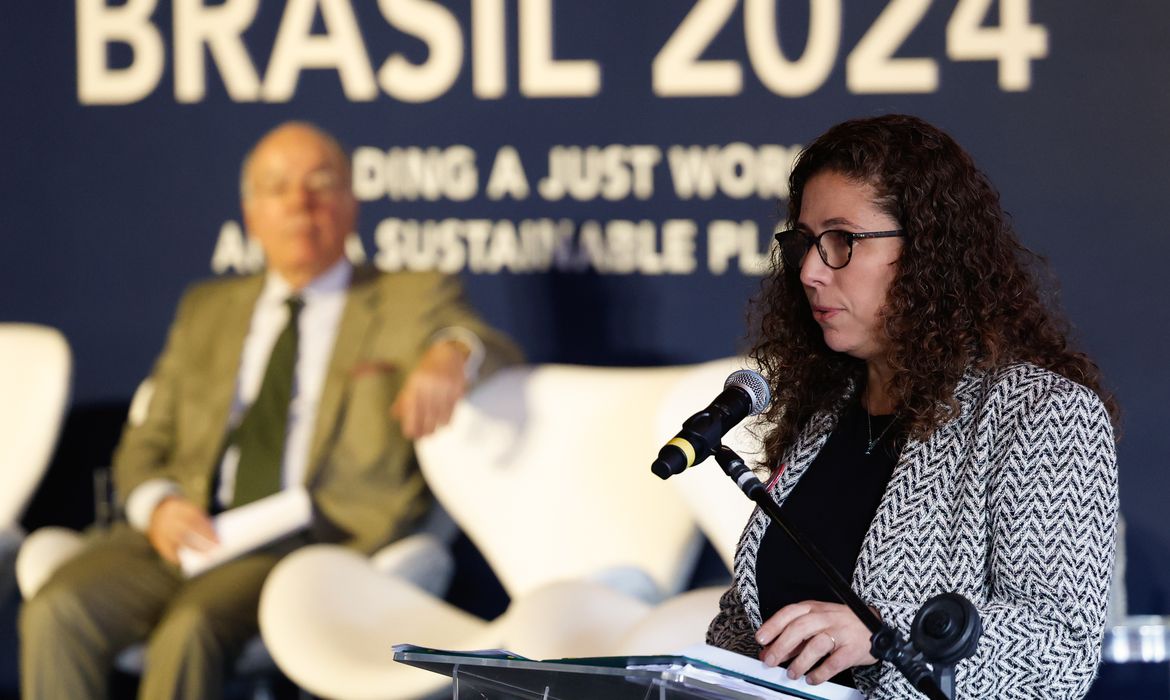 Rio de Janeiro (RJ) 22/07/2024 - A ministra da Gestão e Inovação em Serviços Públicos, Esther Dweck, e o ministro das Relações Exteriores, Mauro Vietia, participam do “States of the Future”, evento paralelo à Reunião Ministerial de Desenvolvimento do G20. Foto: Fernando Frazão/Agência Brasil