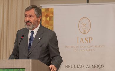 O ministro da Transparência, Fiscalização e Controle, Torquato Jardim, em almoço promovido pelo Instituto dos Advogados de São Paulo (IASP)