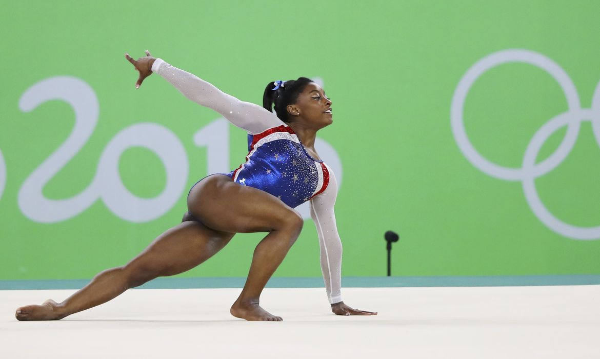 Simone Biles ganha segundo ouro após vencer a disputa do individual geral da ginástica artística