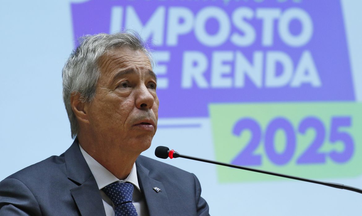 Brasília (DF), 12/03/2025 - Auditor-fiscal José Carlos da Fonseca durante entrevista coletiva de imprensa para anunciar as novas regras do Imposto de Renda 2025. Foto: Bruno Peres/Agência Brasil