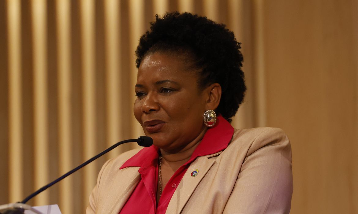 Rio de Janeiro (RJ) 14/11/2024 –A ministra da Cultura, Margareth Menezes, na mesa de abertura do G20 Social, no Museu do Amanhã. Foto: Fernando Frazão/Agência Brasil