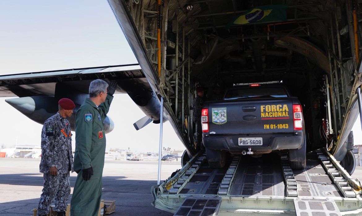 Aeronaves da FAB pousaram em Moçambique transportando mais de 20 toneladas de suprimentos e equipamentos, além de 40 militares da Força Nacional e do Bombeiros de Minas Gerais para ajuda às vítimas do Ciclone Idai.