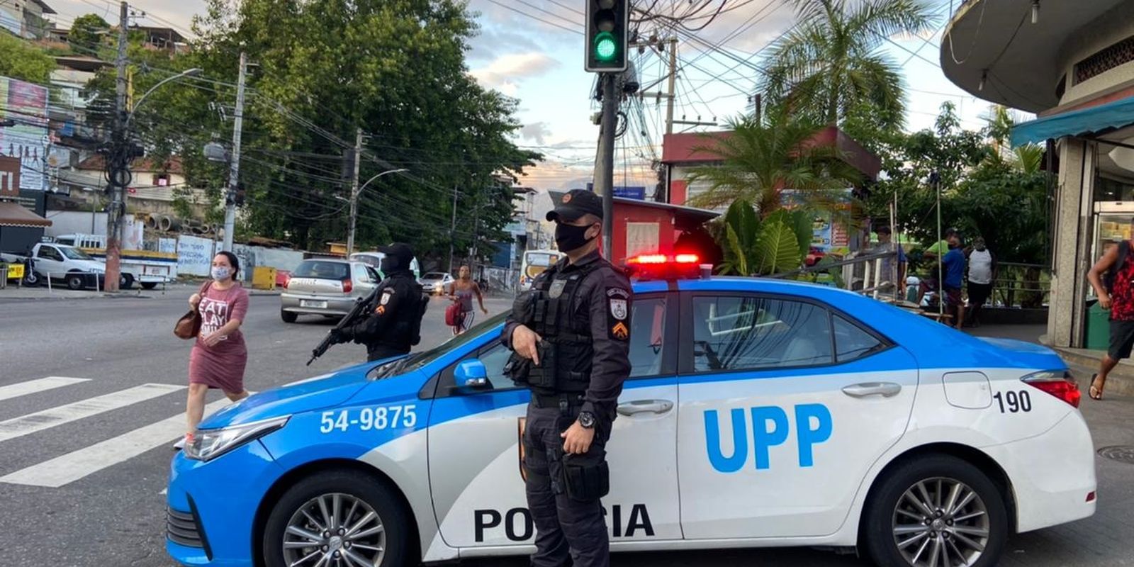 PM do Rio de Janeiro recebe coletes e armas não letais