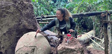 Urnas funerárias descobertas na região do Médio Solimões. 