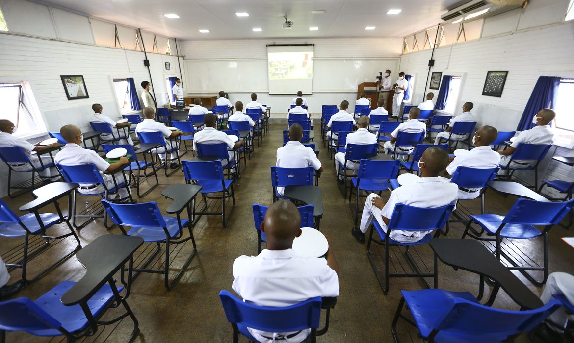 Jovens do serviço militar recebem capacitação e treinamento profissional para o mercado de trabalho através do Projeto Soldado-Cidadão.