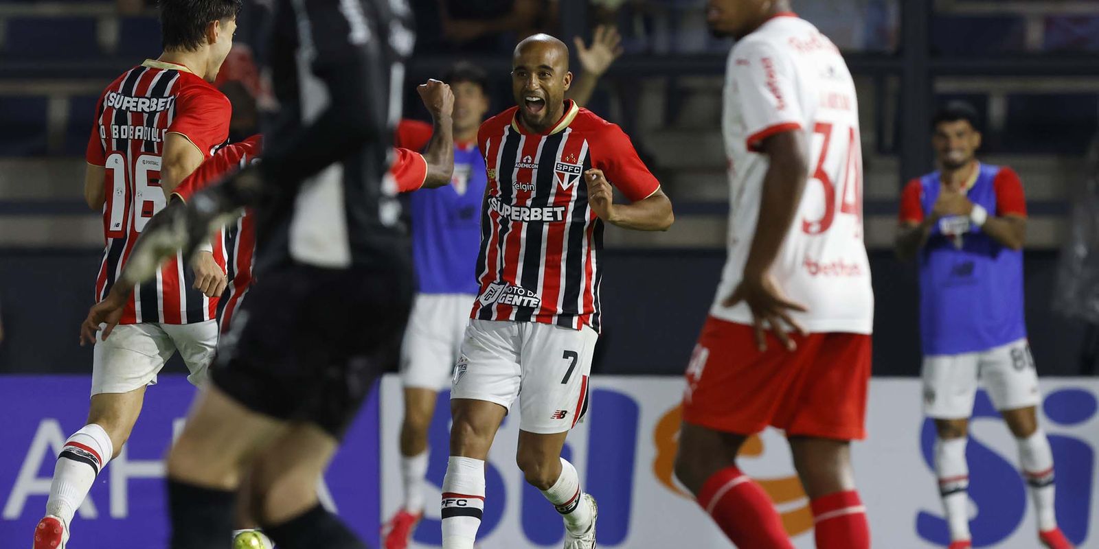 São Paulo e Palmeiras se garantem nas semis do Campeonato Paulista