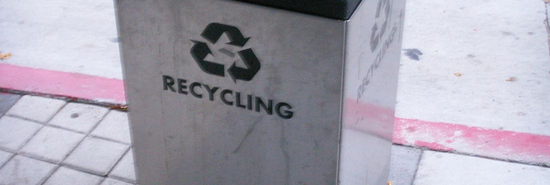 Lata de lixo para reciclagem