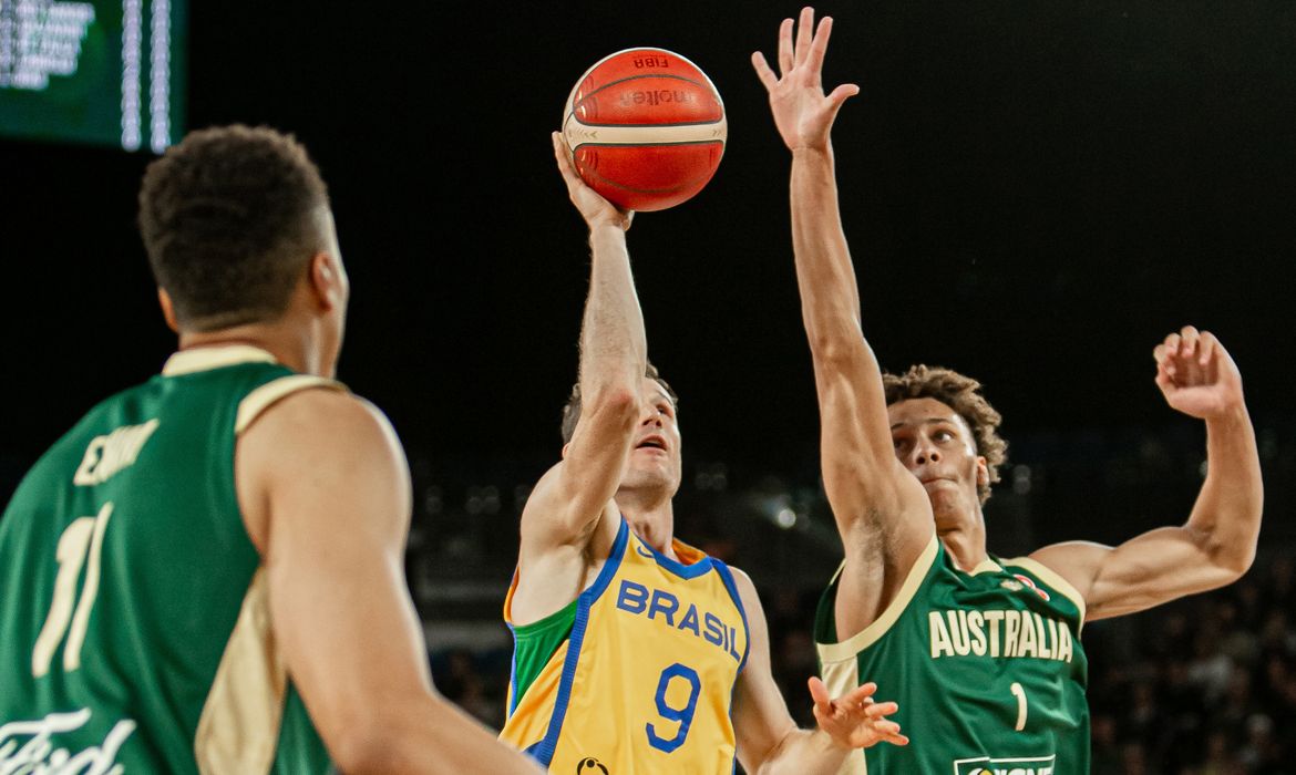 Brasil bate a forte Austrália às vésperas da Copa do Mundo de basquete. Foto: Divulgação/CBB