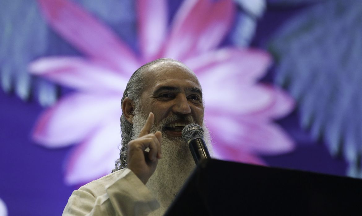 Brasília - O líder espiritual Sri Prem Baba faz palestra magna no Águas pela Paz - II Seminário Internacional Água e Transdisciplinaridade, evento preparatório para o Fórum Mundial da Água (Fabio Rodrigues Pozzebom/Agência Brasil)