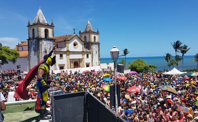 Olinda (PE) - Blocos de carnaval agitam foliões pernambucanos e visitantes  (Sumaia Villela/Agência Brasil)