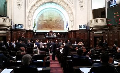 Plenário da Alerj durante a votação da LOA