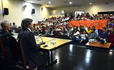 São Paulo - TJ-SP realiza audiência de conciliação para discutir as ocupações das escolas paulistas. Os alunos protestam contra a reorganização escolar proposta pela Secretaria de Educação (Rovena Rosa/Agência Brasil)