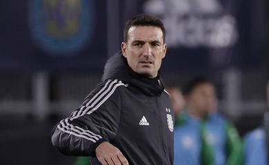 Técnico da Argentina, Lionel Scaloni, durante partida contra a Bolívia pelas eliminatórias para a Copa do Mundo em Buenos Aires - Catar
