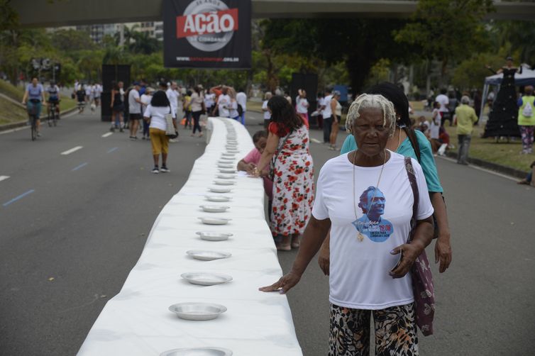 Rio de Janeiro - Ação da Cidadania lança campanha Natal sem Fome no Aterro do Flamengo(Tomaz Silva/Agência Brasil)