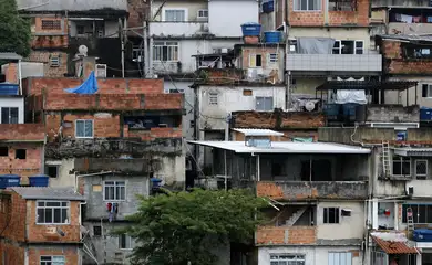 Vista geral da favela Morro Azul, na zona sul do Rio de Janeiro.