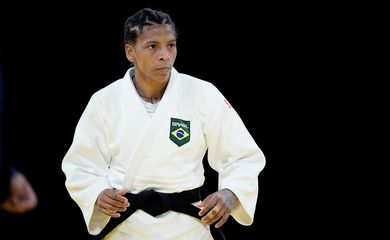 2024.07.29 - Jogos Olímpicos Paris 2024 -  Judô feminino - Rafaela Silva (kimono branco) enfrenta Maysa Pardayeva, atleta de Turcomenistão. - Foto: Alexandre Loureiro/COB