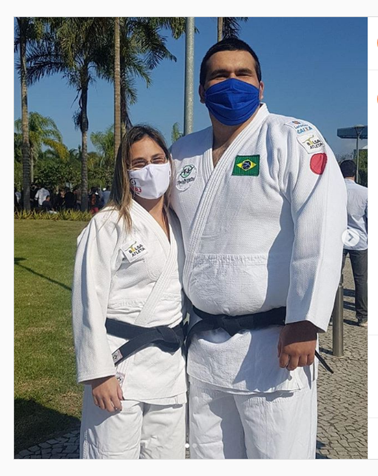 Foto do perfil de cbdvoficial  cbdvoficial  Nesta quarta (12), nossos judocas @karlafcjudo e @wilians_araujo_judo foram homenageados, no Rio.