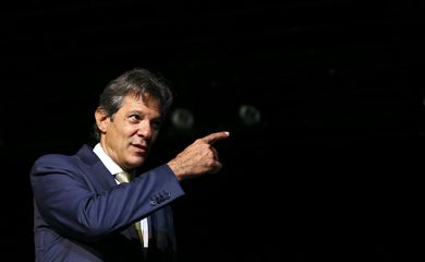 O ministro da Fazenda, Fernando Haddad, assume o cargo em cerimônia no Centro Cultural Banco do Brasil (CCBB).