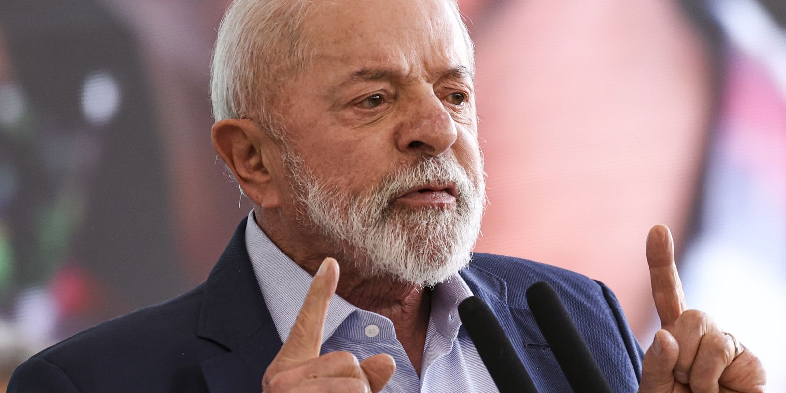 No RJ, Lula defende aumento da fiscalização do preço dos combustíveis