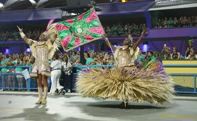 Rio de Janeiro (RJ), 03/03/2025 – Estação Primeira de Mangueira desfila no primeiro dia de carnaval do grupo Especial na Marquês de Sapucaí, na região central do Rio de Janeiro. Foto: Tomaz Silva/Agência Brasil