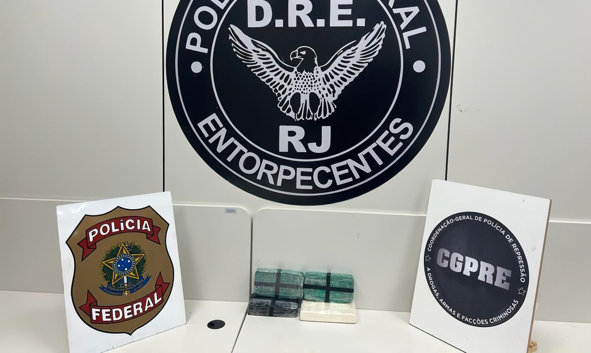 Prisão de homem com cocaína no Rio. Foto: PF-RJ/Divulgação