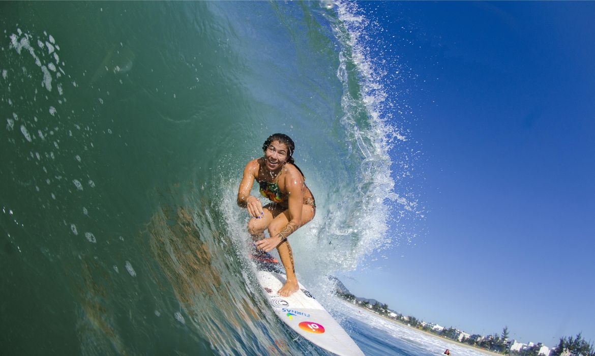 A brasileira Silvana Lima vai participar da estreia do surfe nos Jogos Olímpicos. Ela conquistou a vaga para Tóquio 2020 na etapa de Maui, no Havaí, do circuito mundial de surfe feminino