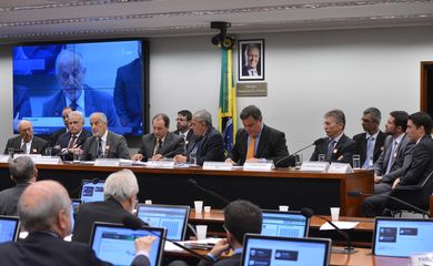 Brasília - A CPI do Conselho Administrativo de Recursos Fiscais (Carf) reúne para ouvir depoimentos de seis investigados na Operação Zelotes (Antônio Cruz/Agência Brasil)