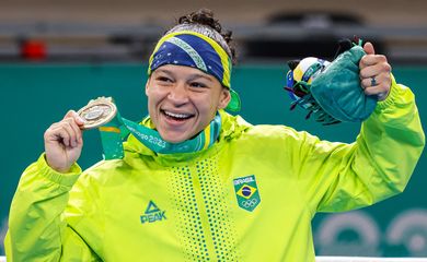 Bia Ferreira é bicampeã nos 60 kg do boxe no Pan de Santiago - em 27/10/2023