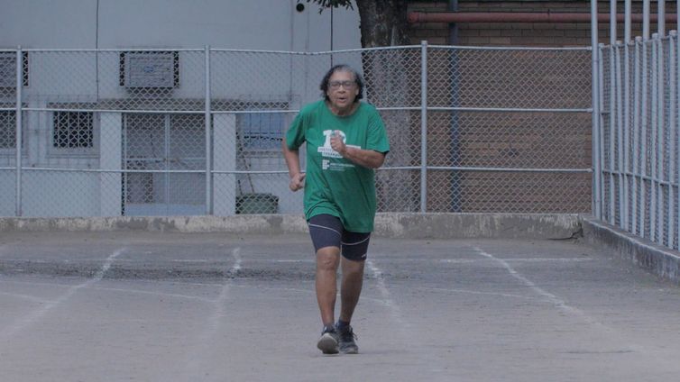 Programa Especial mostra a história de Zilda Vieira. Ela é corredora na categoria Master, acima dos 70 anos, tem microcefalia e coleciona conquistas na modalidade