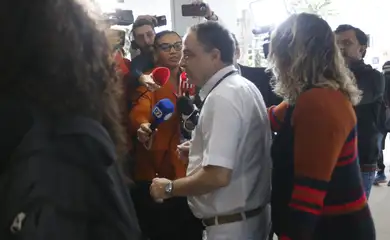 São Paulo (SP), 11/12/2023 - Dr. Roberto Kalil Filho chega ao Hospital Sírio Libanes, onde está internado o presidente Lula após cirurgia. Foto: Paulo Pinto/Agencia Brasil