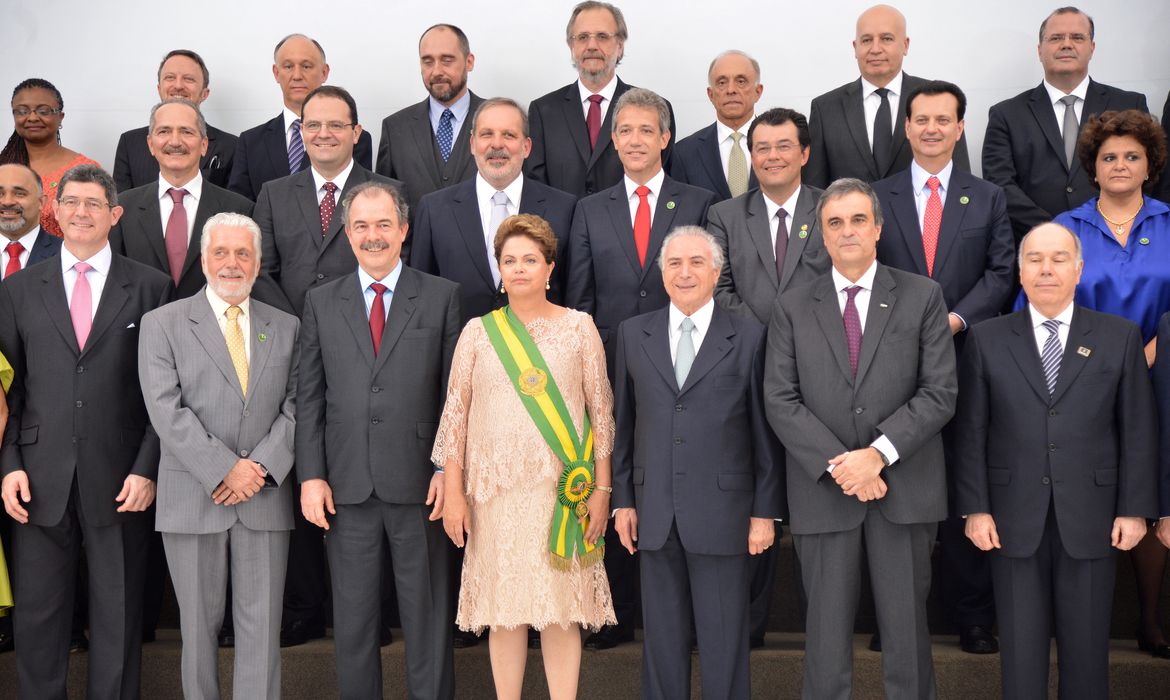 Foto oficial da presidenta Dilma e ministros empossados para o segundo mandato(Wilson Dias/Agência Brasil)