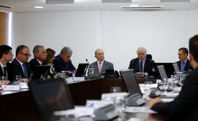 O presidente Michel Temer participa da reunião extraordinária do Conselho Nacional de Política Fazendária (Confaz), no Palácio do Planalto.