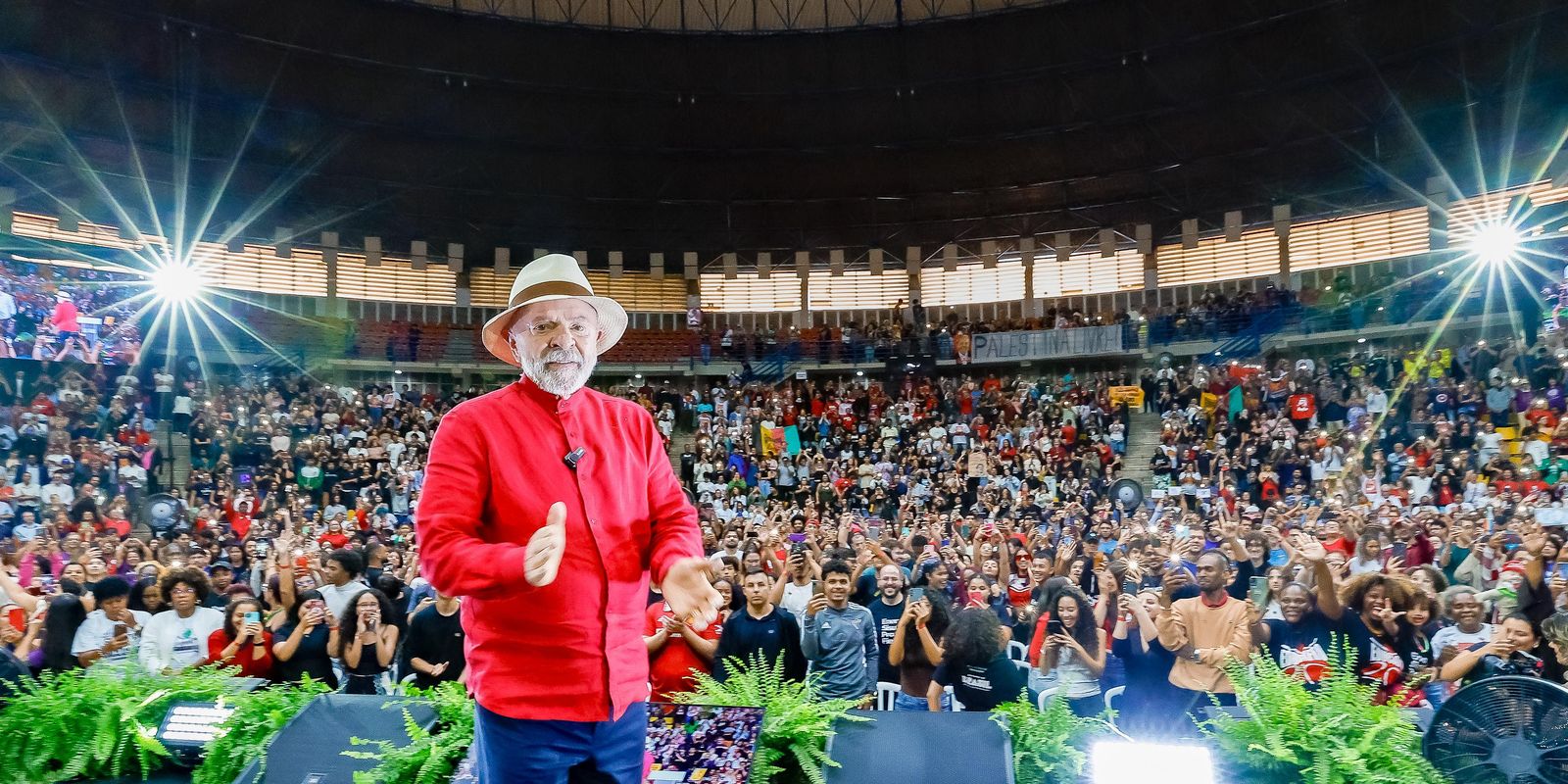 Governo anuncia investimento de R$ 108 milhões em cursinhos populares