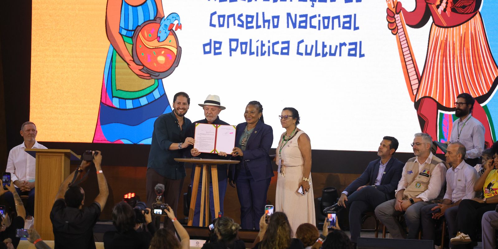 Lula anuncia acciones para fortalecer las culturas tradicionales y populares