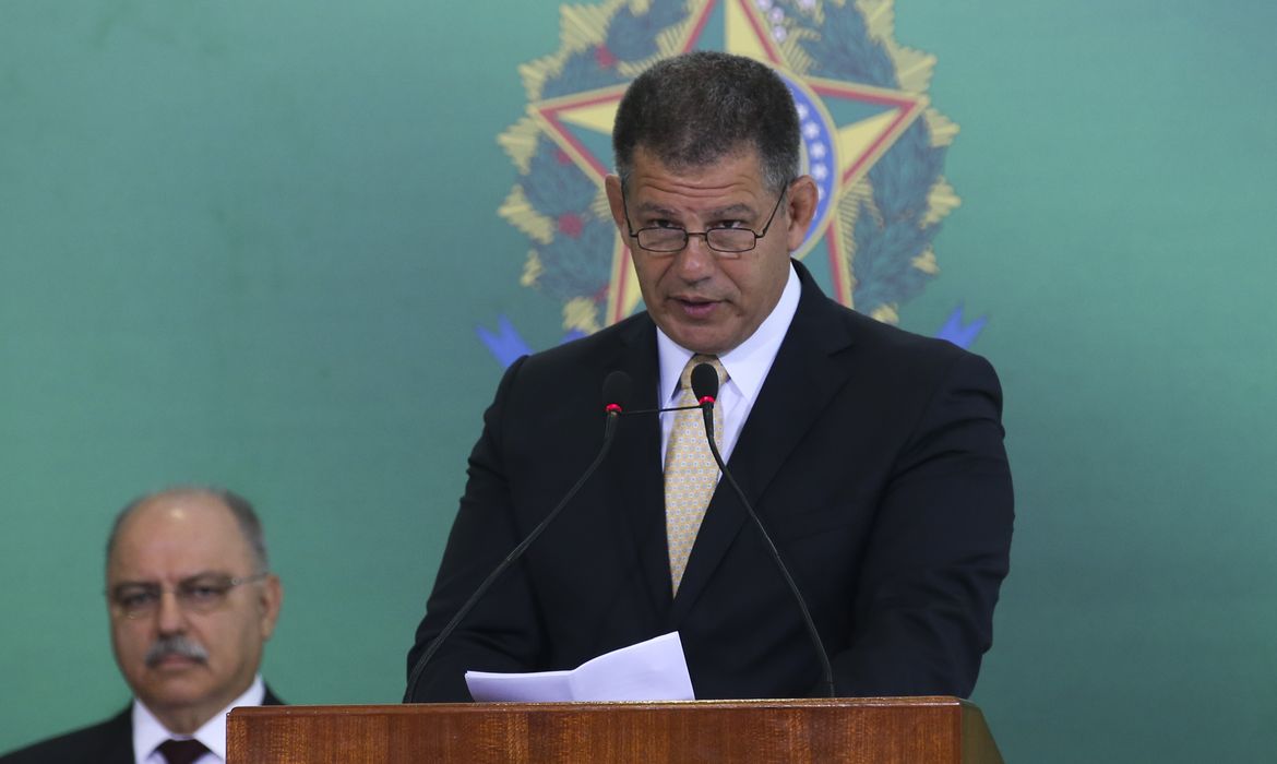 O ministro da Secretaria-Geral da Presidência da Rpública, Gustavo Bebianno, discursa na solenidade de transmissão de cargos, no Palácio do Planalto.
