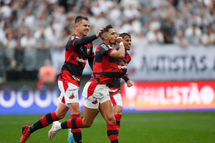 Santos vence, e São Paulo se despede de Campeonato Paulista Feminino